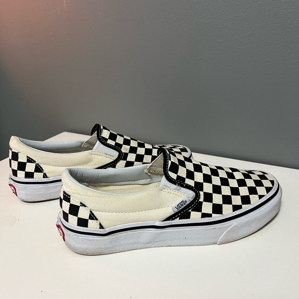 Women’s checkered Vans size 8
